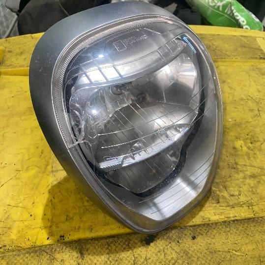 Faro Piaggio Beverly ST 350i