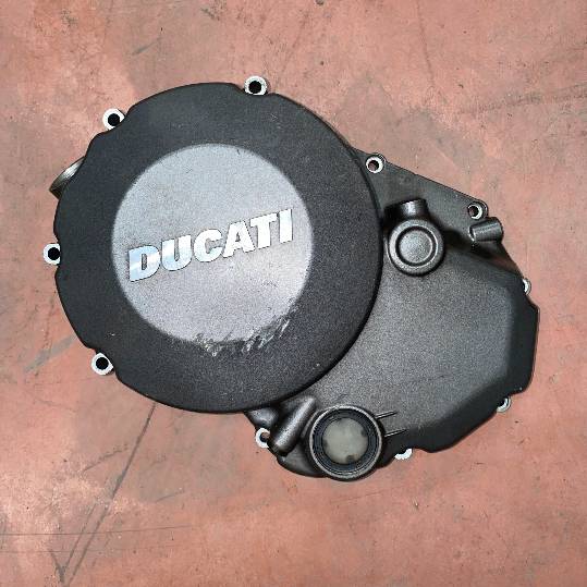 Tapa embrague Ducati Monster