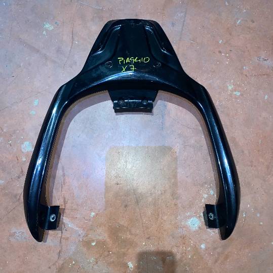 Asidero, soporte baul original Piaggio X7 