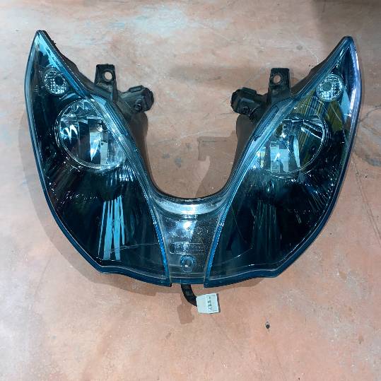 Faro Piaggio MP3 500 2013.