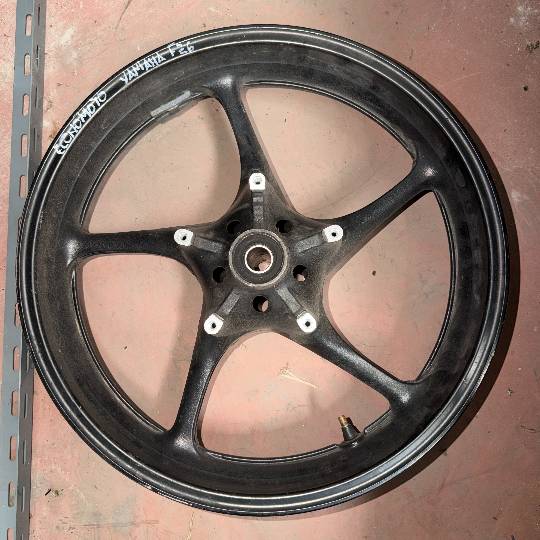 Llanta delantera Yamaha FZ6 Fazer