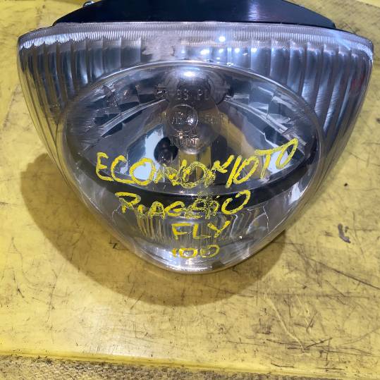 Faro Piaggio Fly 100. 
