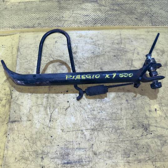 Pata cabra lateral Piaggio X9 500.