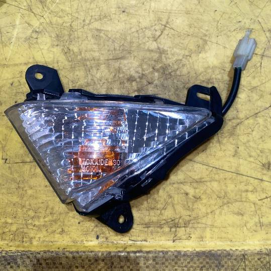 Intermitente delantero izquierdo Kawasaki ZX6R (08).