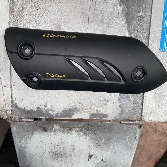 Protector de escape Piaggio X7 Xevo. 