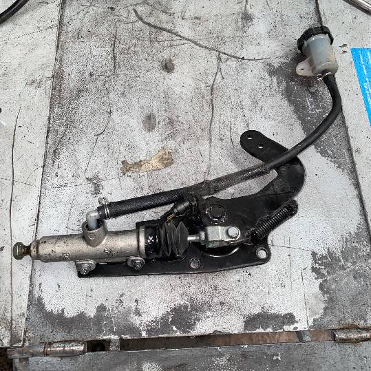 Bomba y pedal freno de pie Piaggio MP3 500 (2013)