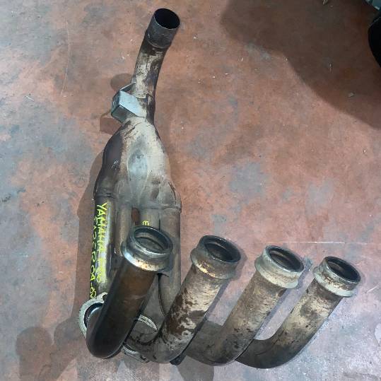 Colector de escape Yamaha FZ6 Fazer. 