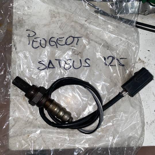 Sonda Lambda Peugeot Satelis 125i. (2009)
