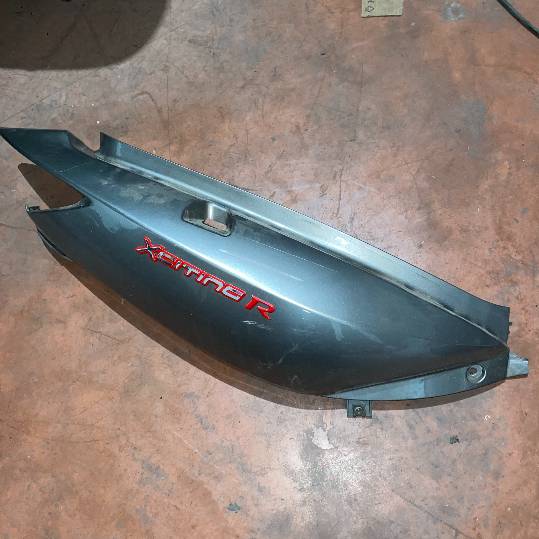 Tapa lateral derecha Kymco Xciting 500i R