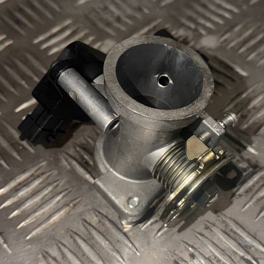 Cuerpo de mariposa Daelim Daystar VL 125 Fi. 