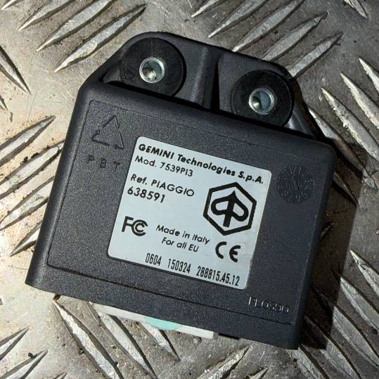 Centralita apertura asiento Piaggio X8 125. 