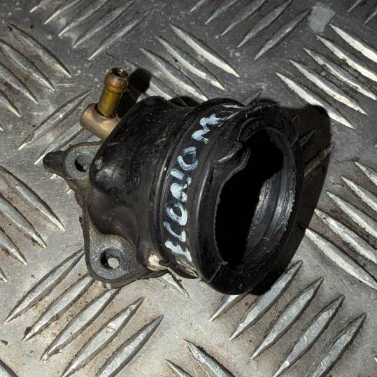 Pipa de admision Piaggio X8 125. (2006)