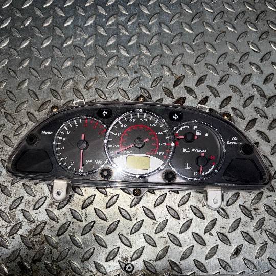 Cuadro instrumentos Kymco Xciting 500 (2006) Carburacion. 