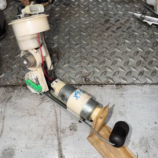 Bomba de Gasolina Piaggio X9 500. 