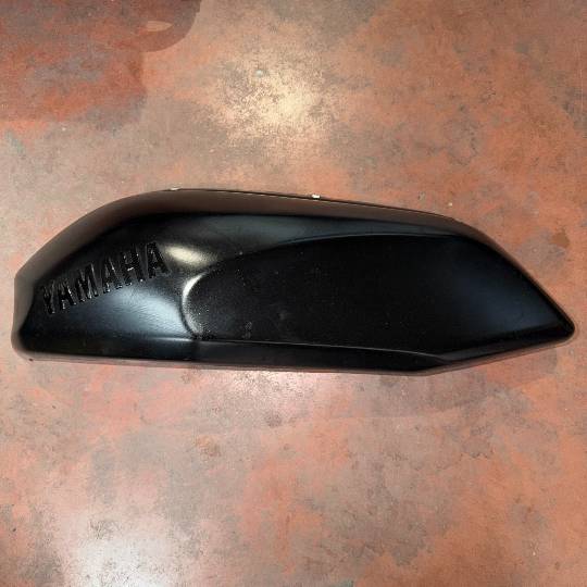 Tapa deposito izquierda Yamaha XSR 700 (16-19)