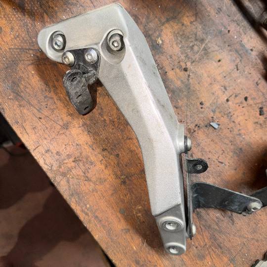 Soporte motor derecho Kawasaki Z750